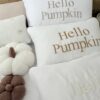 Biała pościel z haftem Hello Pumpkin, pościel satynowa premium jesienne klimaty